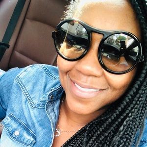 Meet your Posher, Andrea